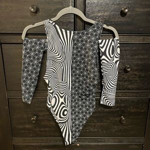 Freedom Ravewear Sideboob Bodysuit w/ Arm Sleeves (Duality) 🖤🤍